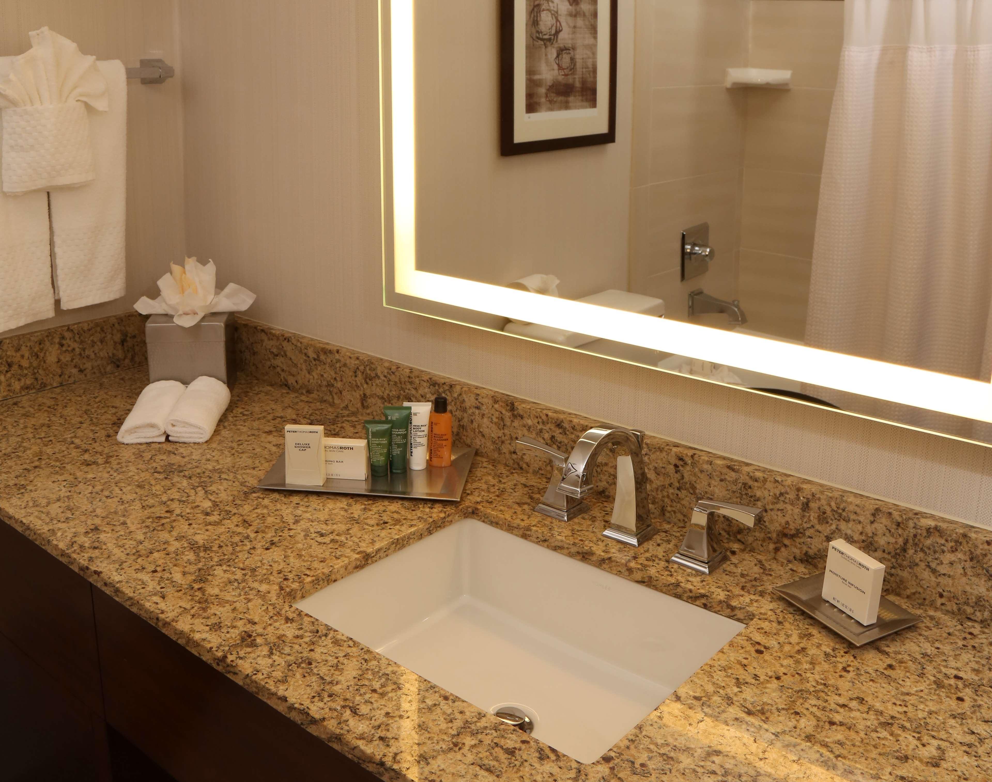 Hotel Hilton Kansas Airport
