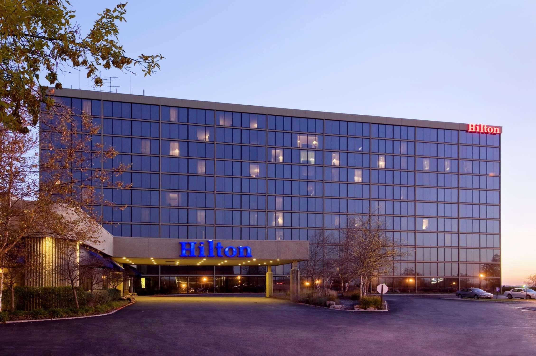 Hilton Kansas Airport Hotel