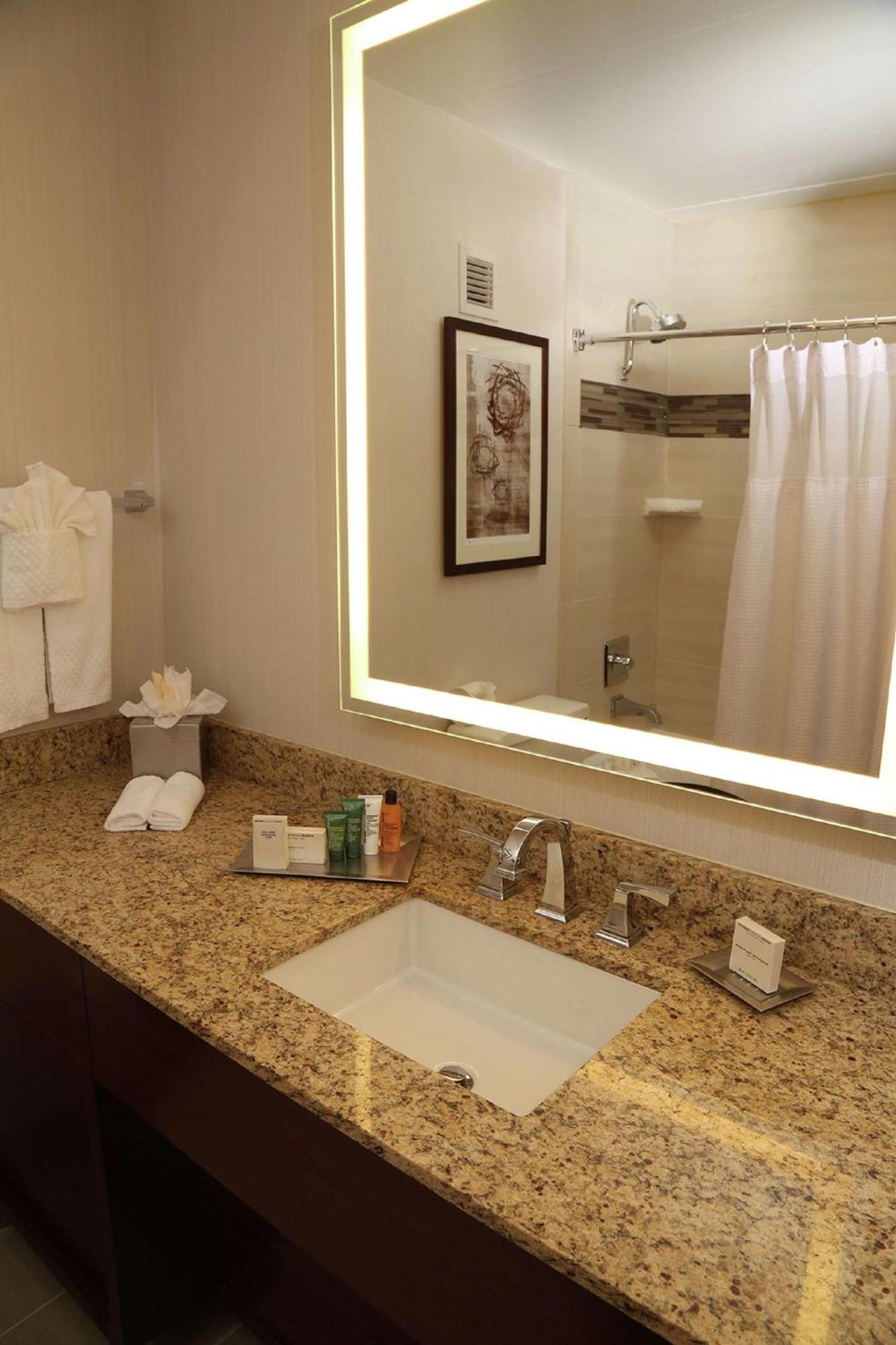 Hilton Kansas Airport