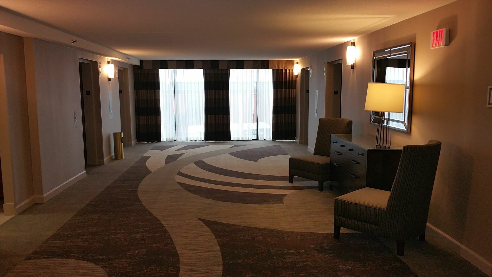 Hotel Hilton Kansas Airport 3*